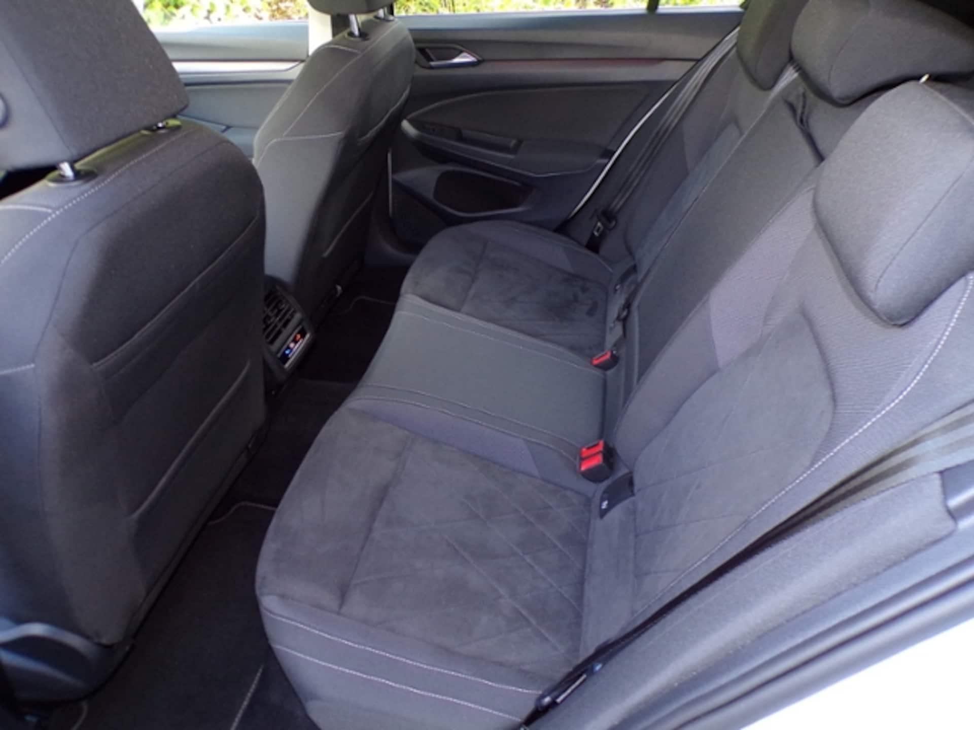 Volkswagen Golf Style
