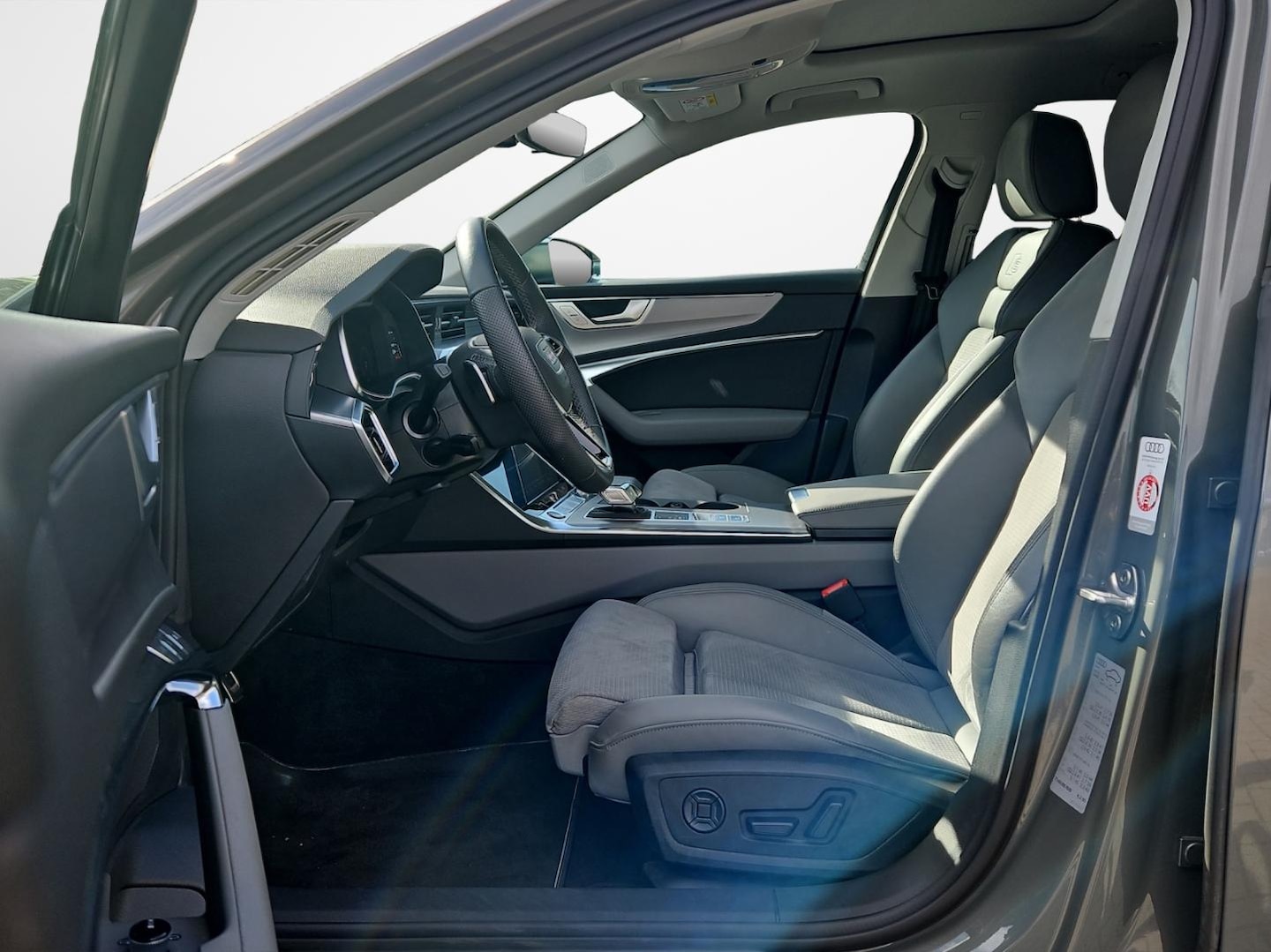 Bild über Audi S6 Avant TDI quattro tiptronic - für weitere Informationen kontaktieren Sie den Audi Partner