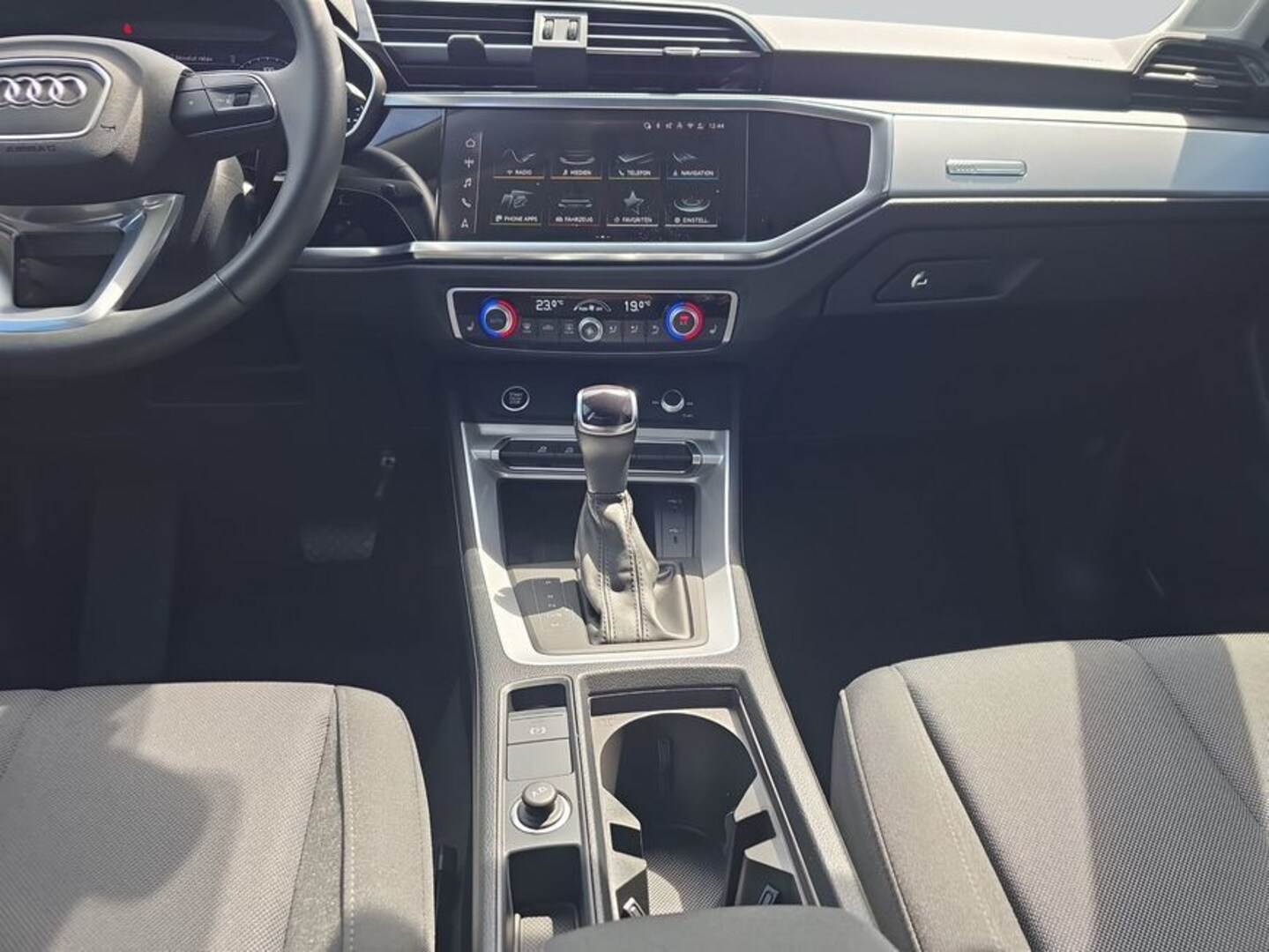 Bild über Audi Q3 S line 35 TFSI S tronic - für weitere Informationen kontaktieren Sie den Audi Partner