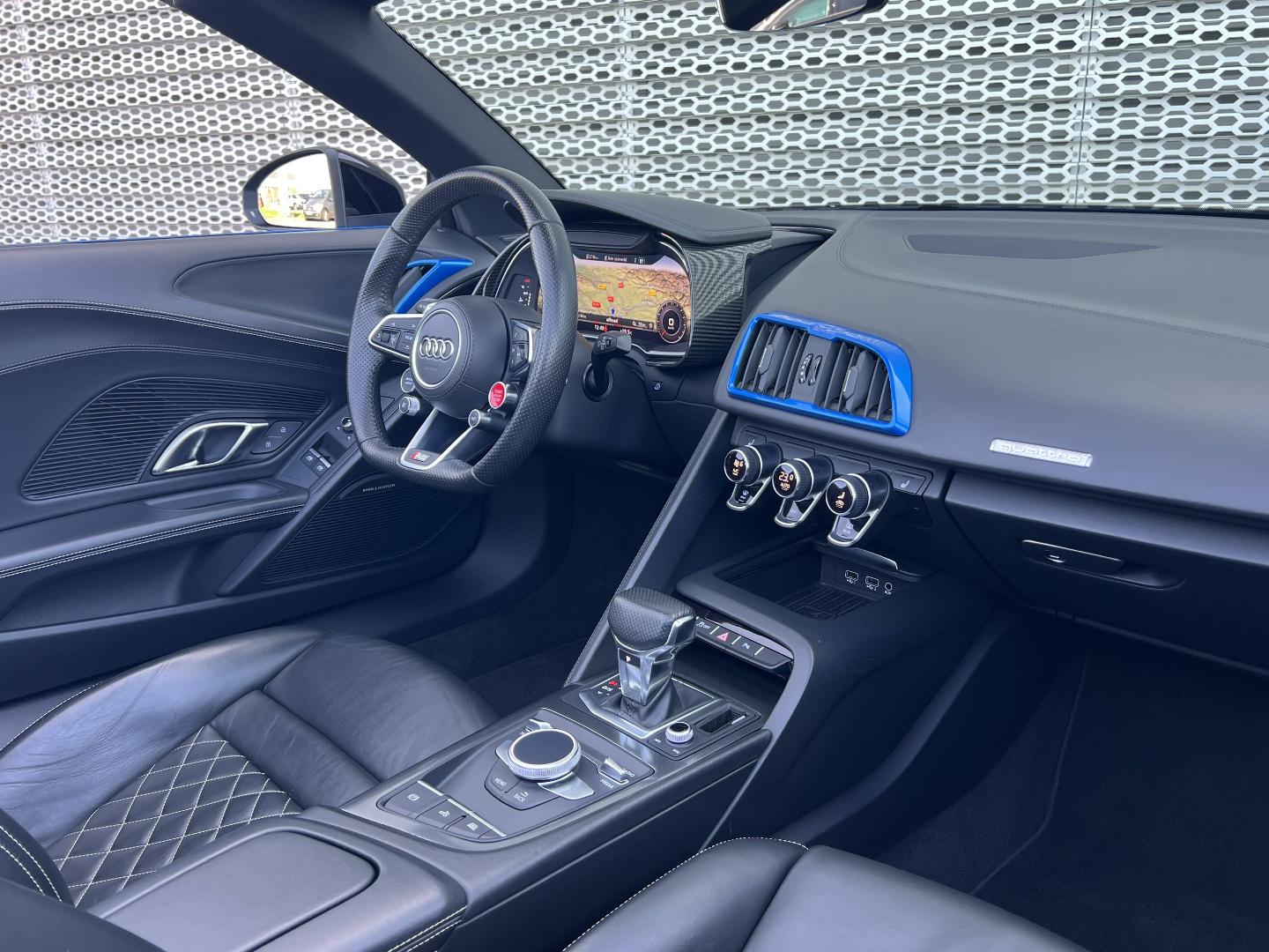 Image about Audi R8 Spyder R8 Spyder V10 plus 5.2 FSI quattro 449 kW (610 ch) S tronic