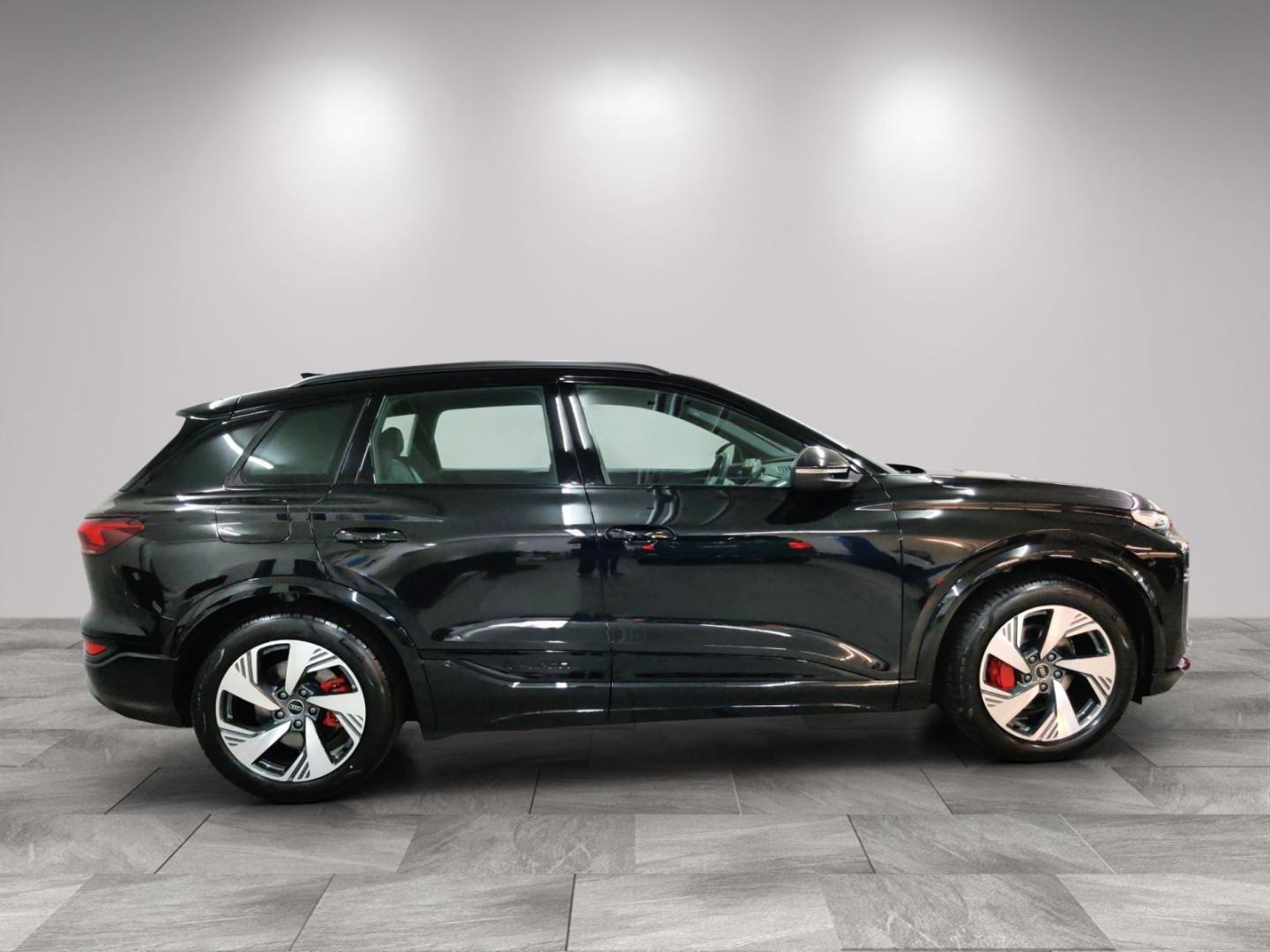 Image about Audi Q6 SUV e-tron e-tron quattro