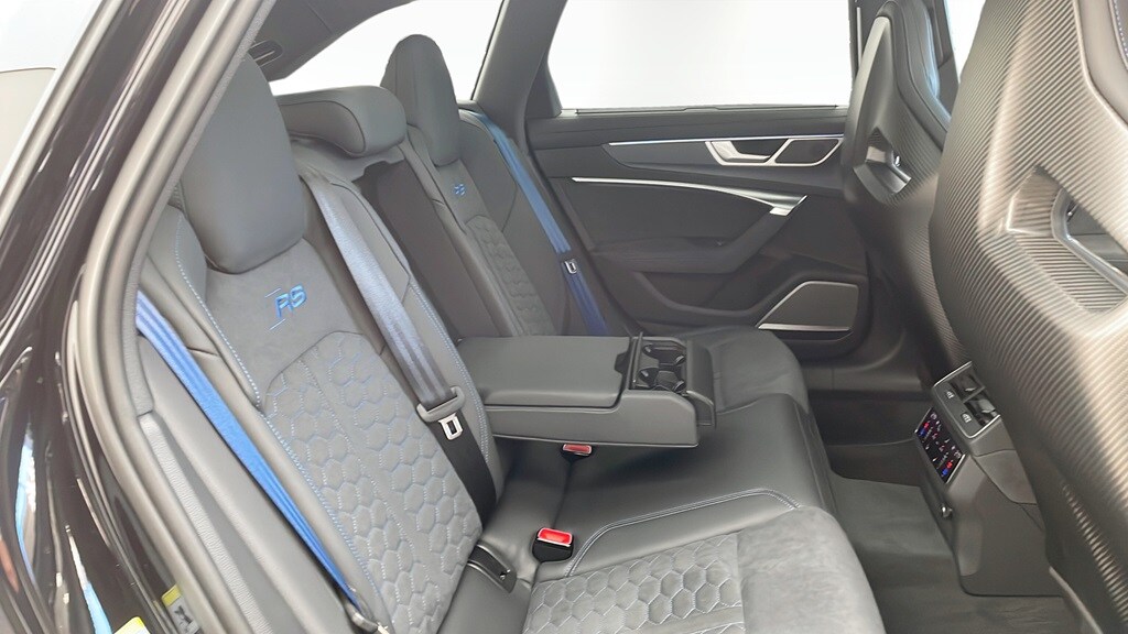 Bild som visar&nbsp;Audi RS 6 Avant&nbsp;RS 6 Avant performance 630 hk tiptronic - för mer information kontakta din Audi Partner