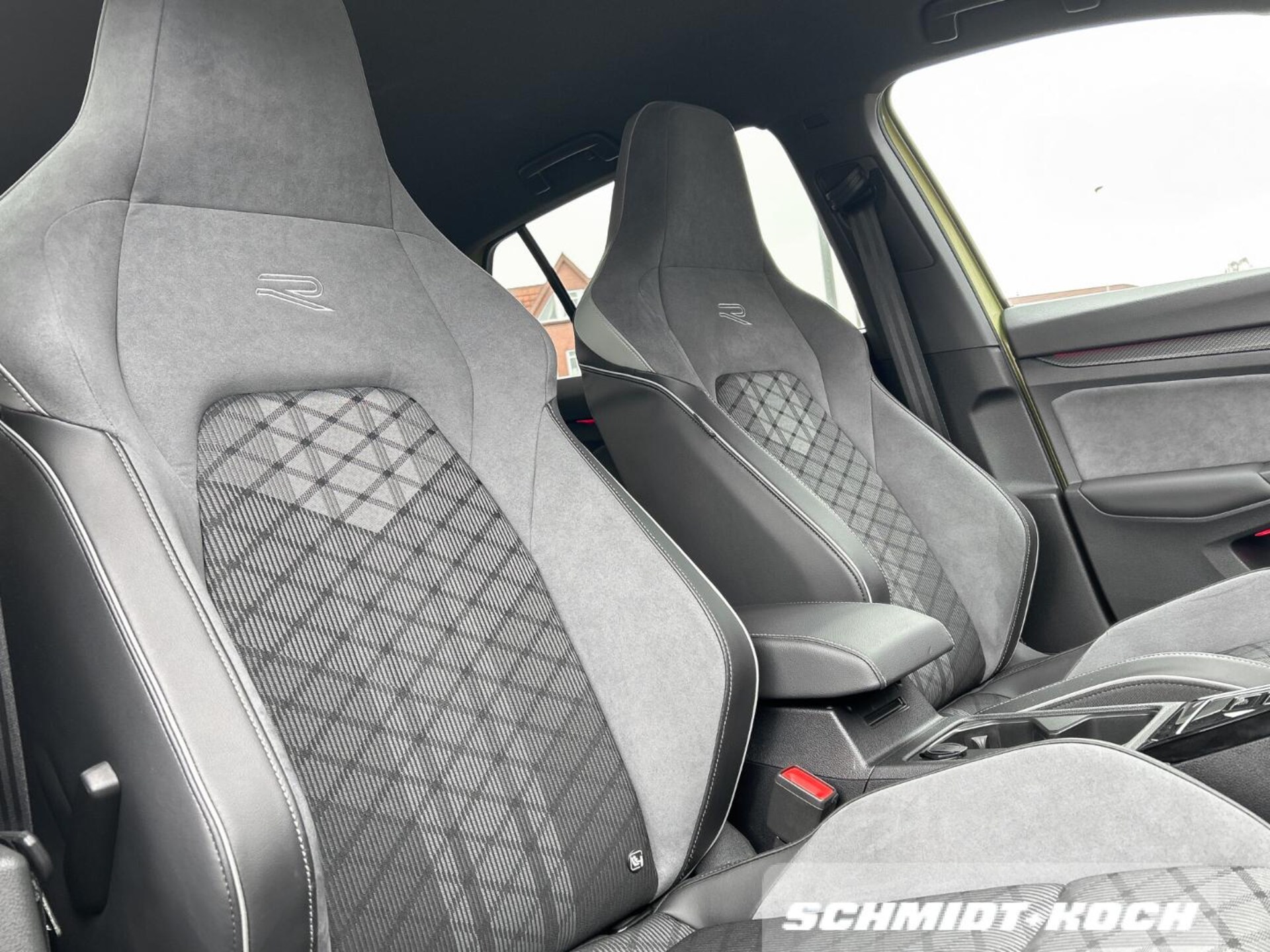 Volkswagen Golf R-Line