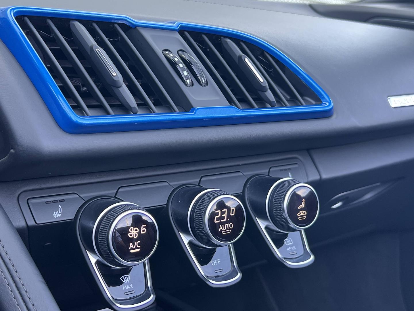 Image about Audi R8 Spyder R8 Spyder V10 plus 5.2 FSI quattro 449 kW (610 ch) S tronic