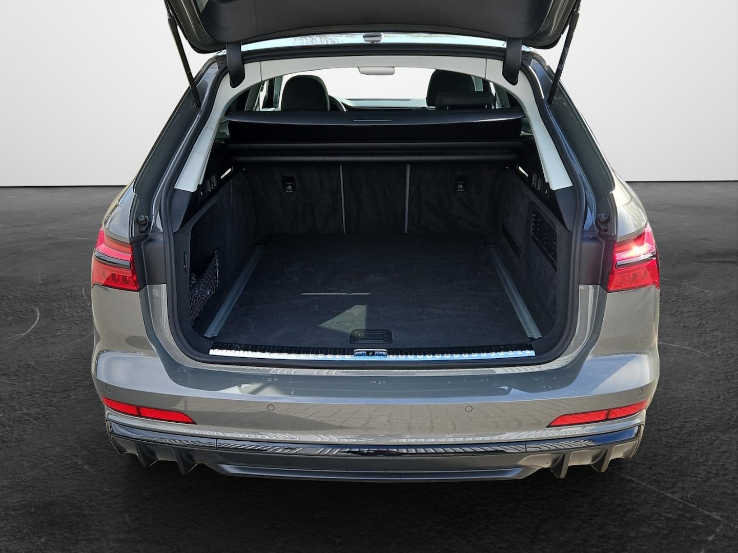 Bild über Audi S6 Avant TDI quattro tiptronic - für weitere Informationen kontaktieren Sie den Audi Partner