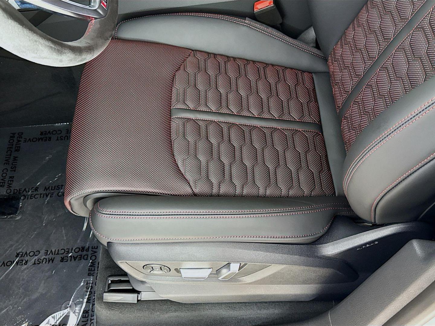 2025 Audi RS Q8 Base - Photo 20