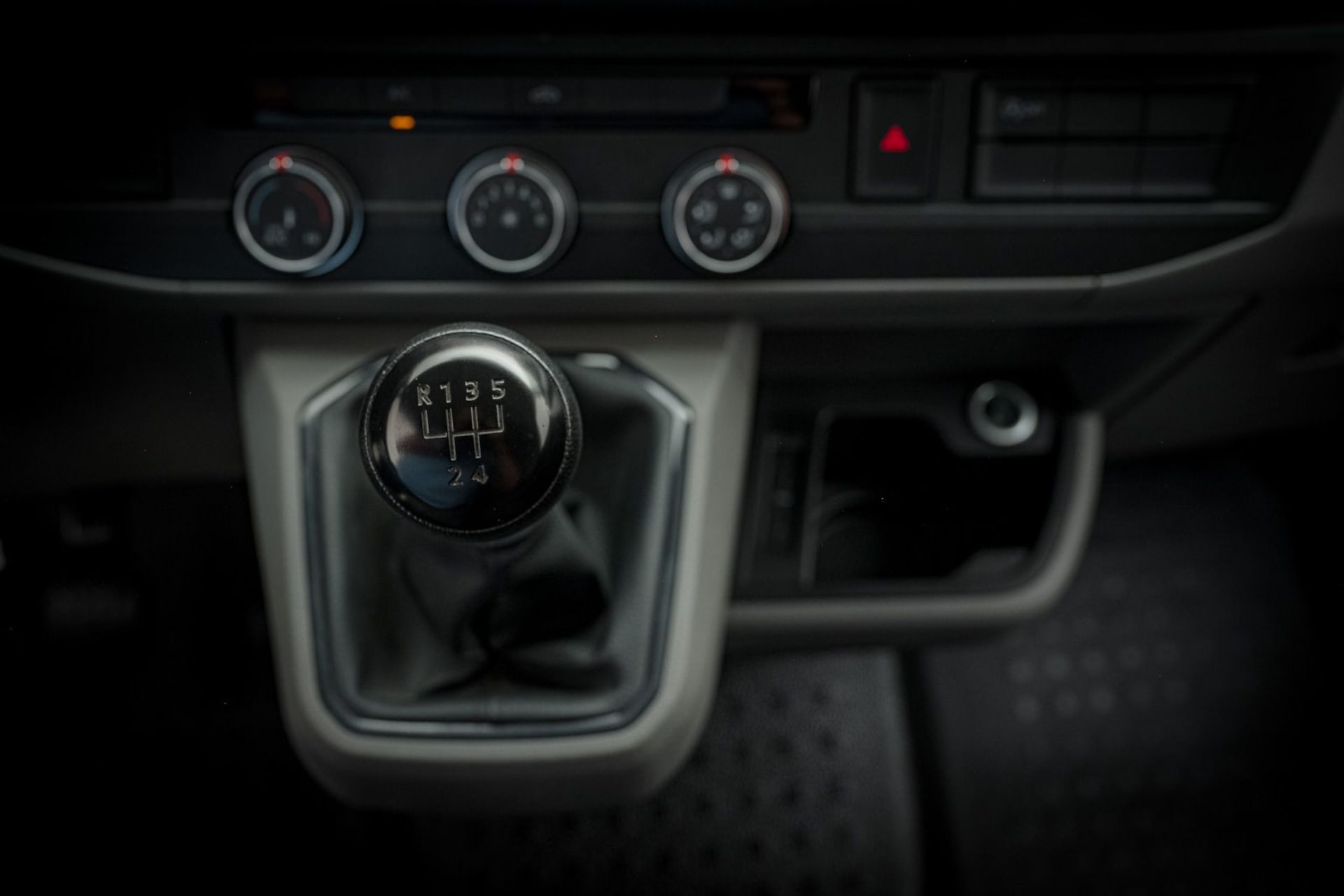 Volkswagen T6.1 Transporter Kasten langer Radstand