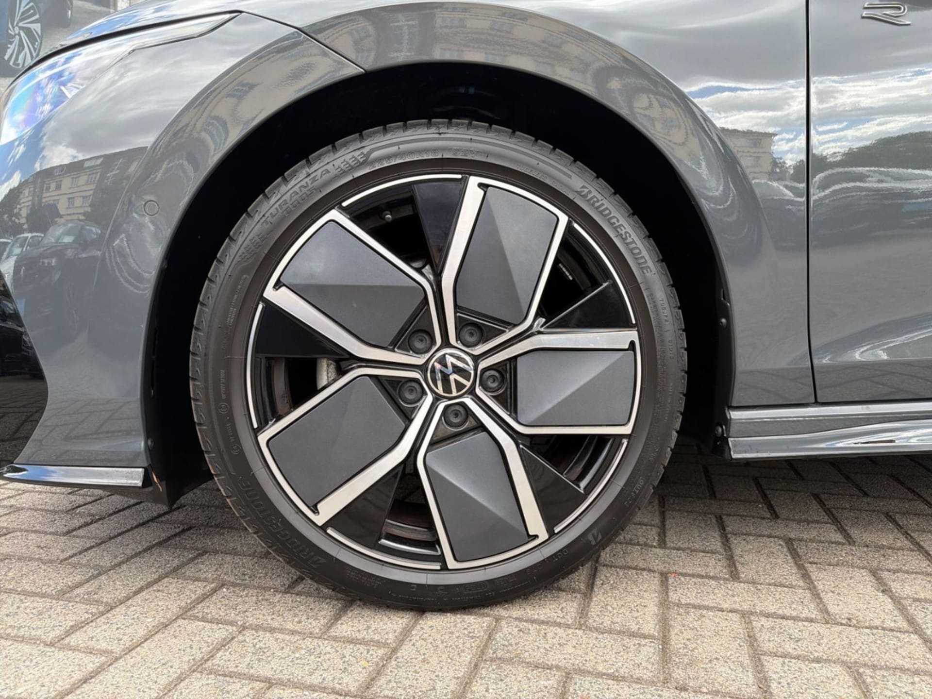 Volkswagen Golf R-Line