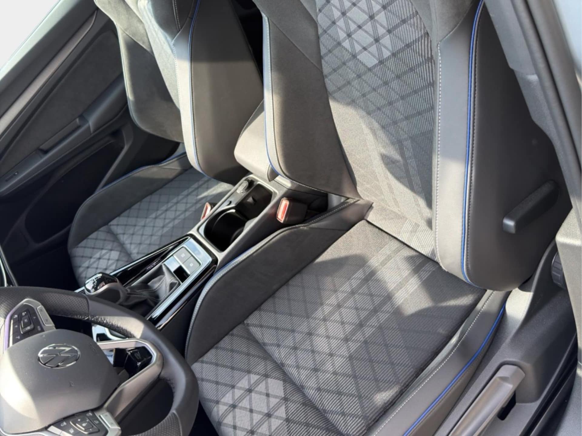 Volkswagen Golf R-Line
