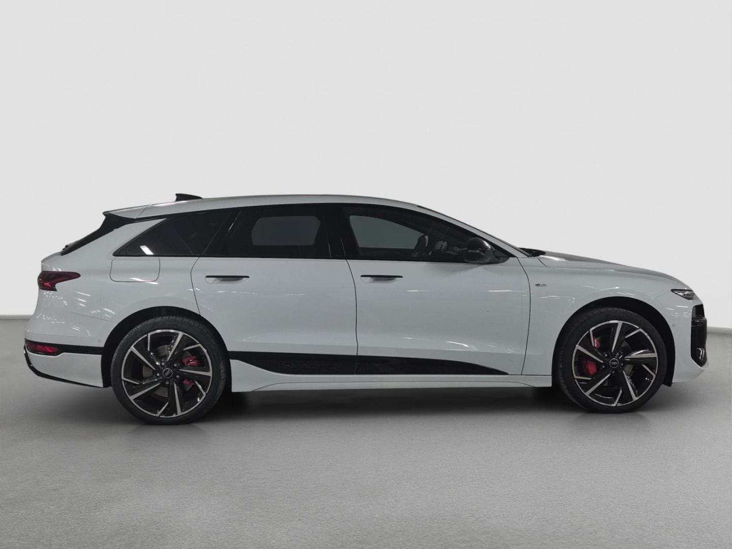 Bild über Audi A6 Avant e-tron S line business e-tron performance 270 kW - für weitere Informationen kontaktieren Sie den Audi Partner