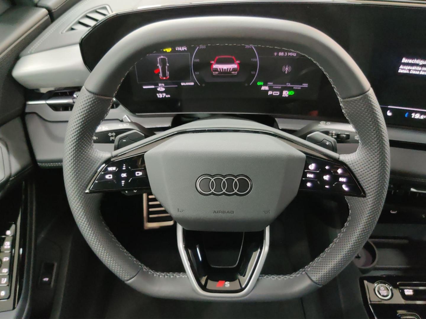 Image about Audi Q6 SUV e-tron e-tron quattro