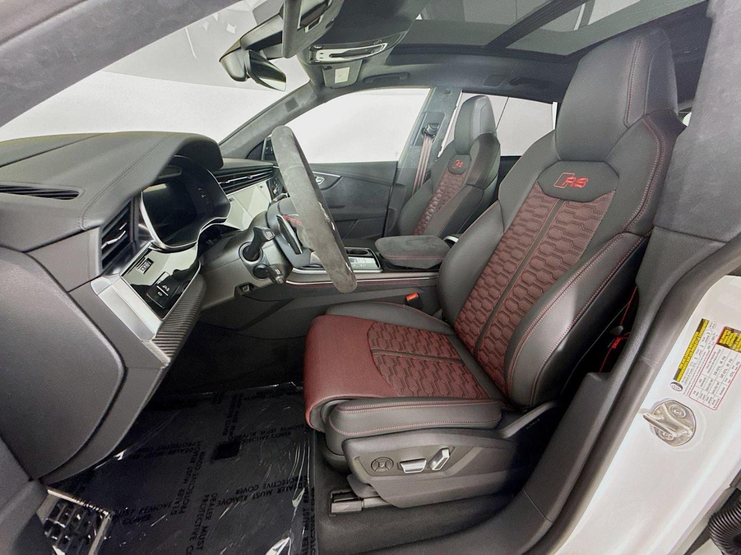2025 Audi RS Q8 Base - Photo 22