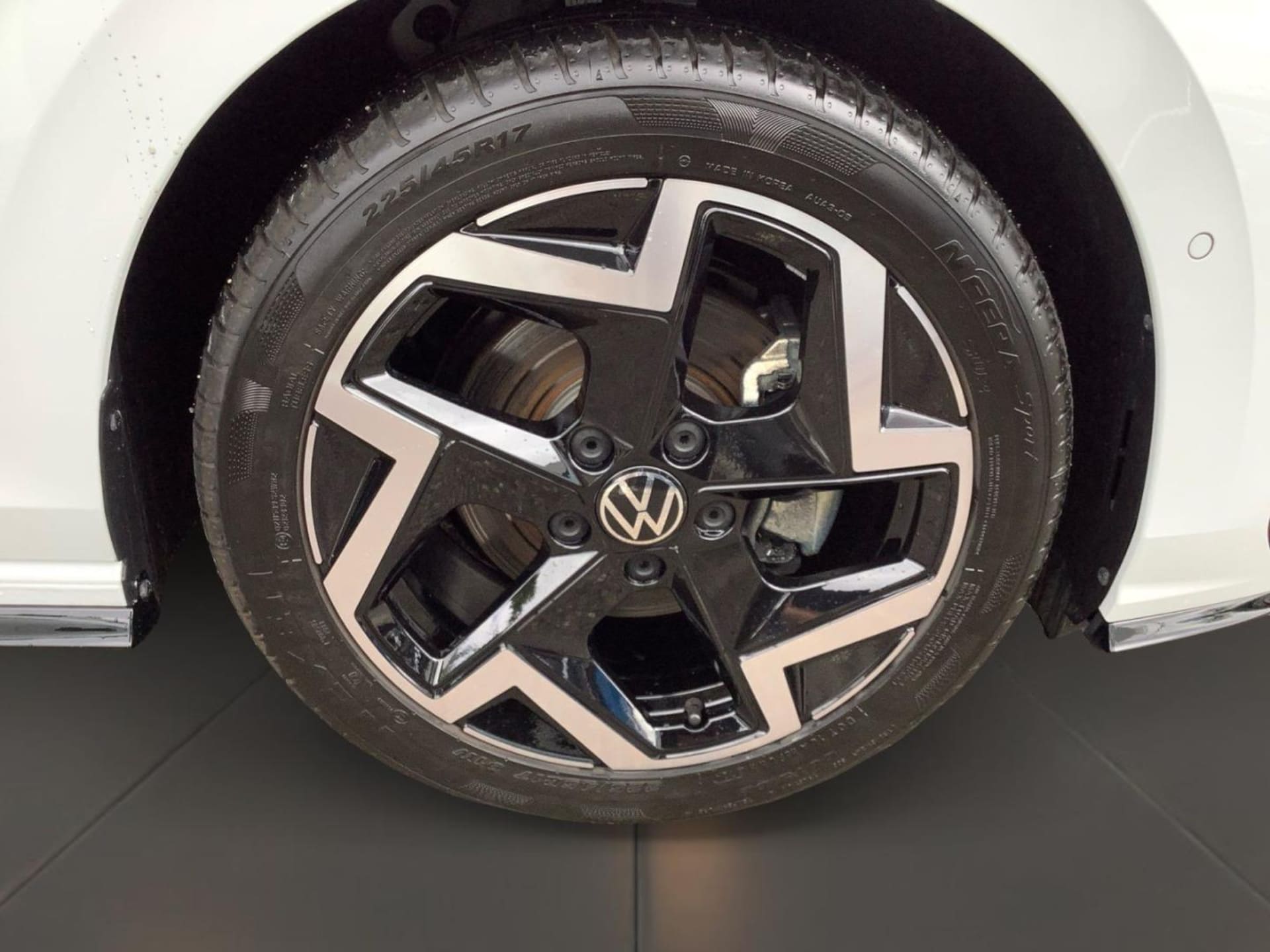 Volkswagen Golf R-Line