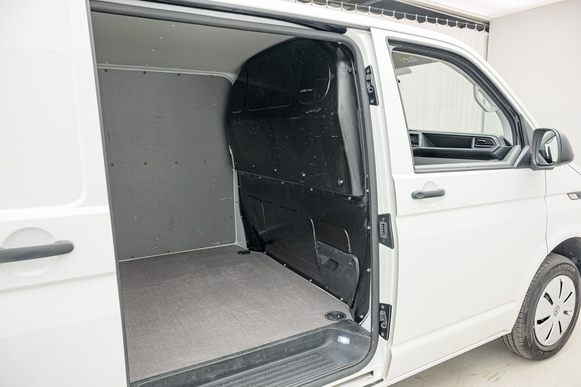 Volkswagen T6.1 Transporter Kasten langer Radstand