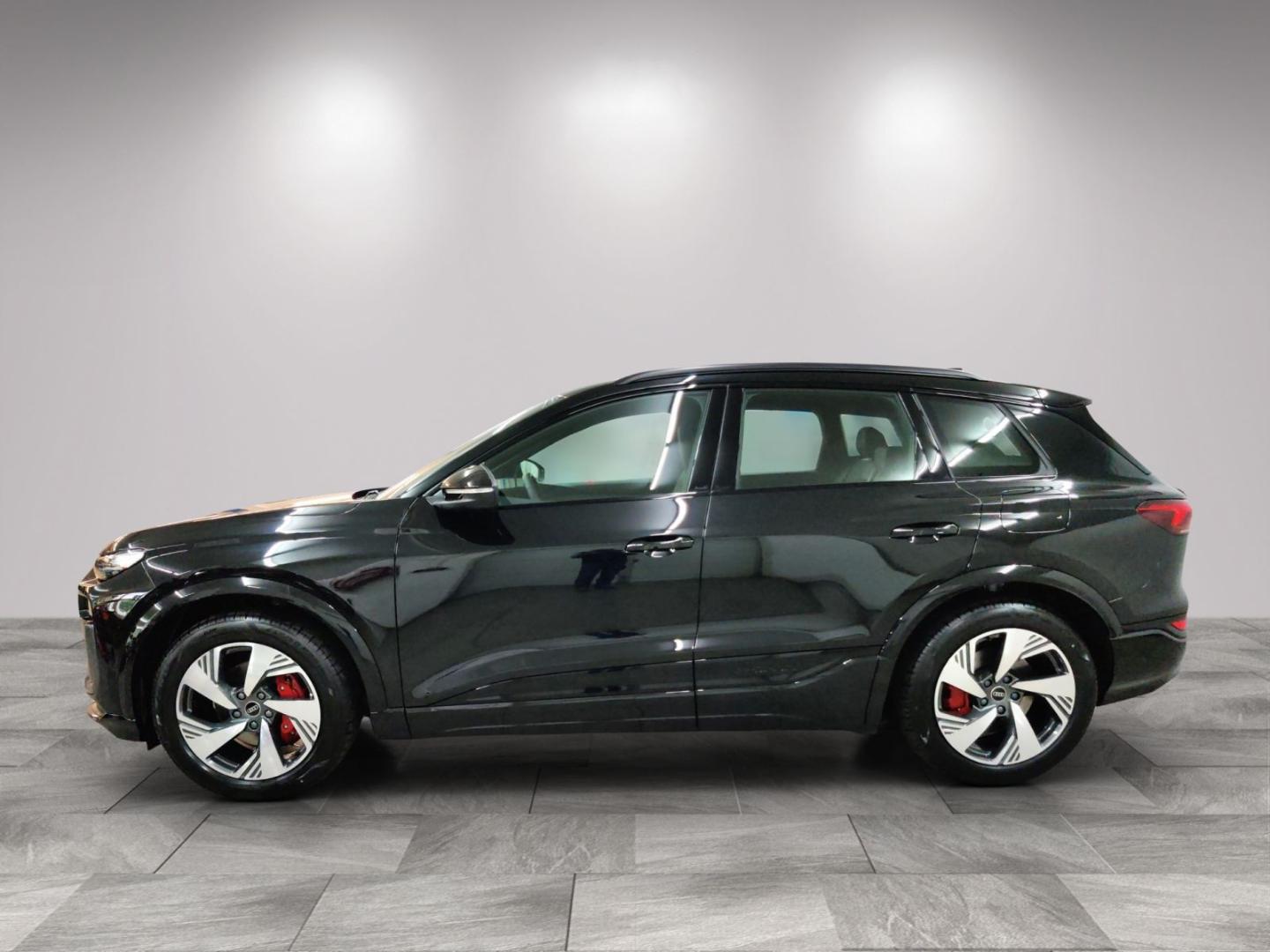 Image about Audi Q6 SUV e-tron e-tron quattro