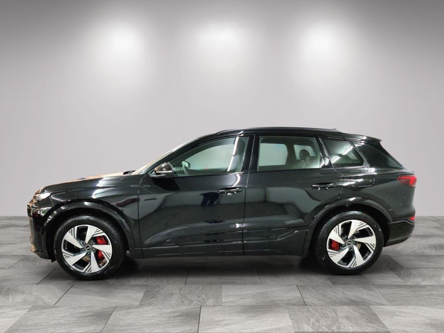 Image about Audi Q6 SUV e-tron e-tron quattro