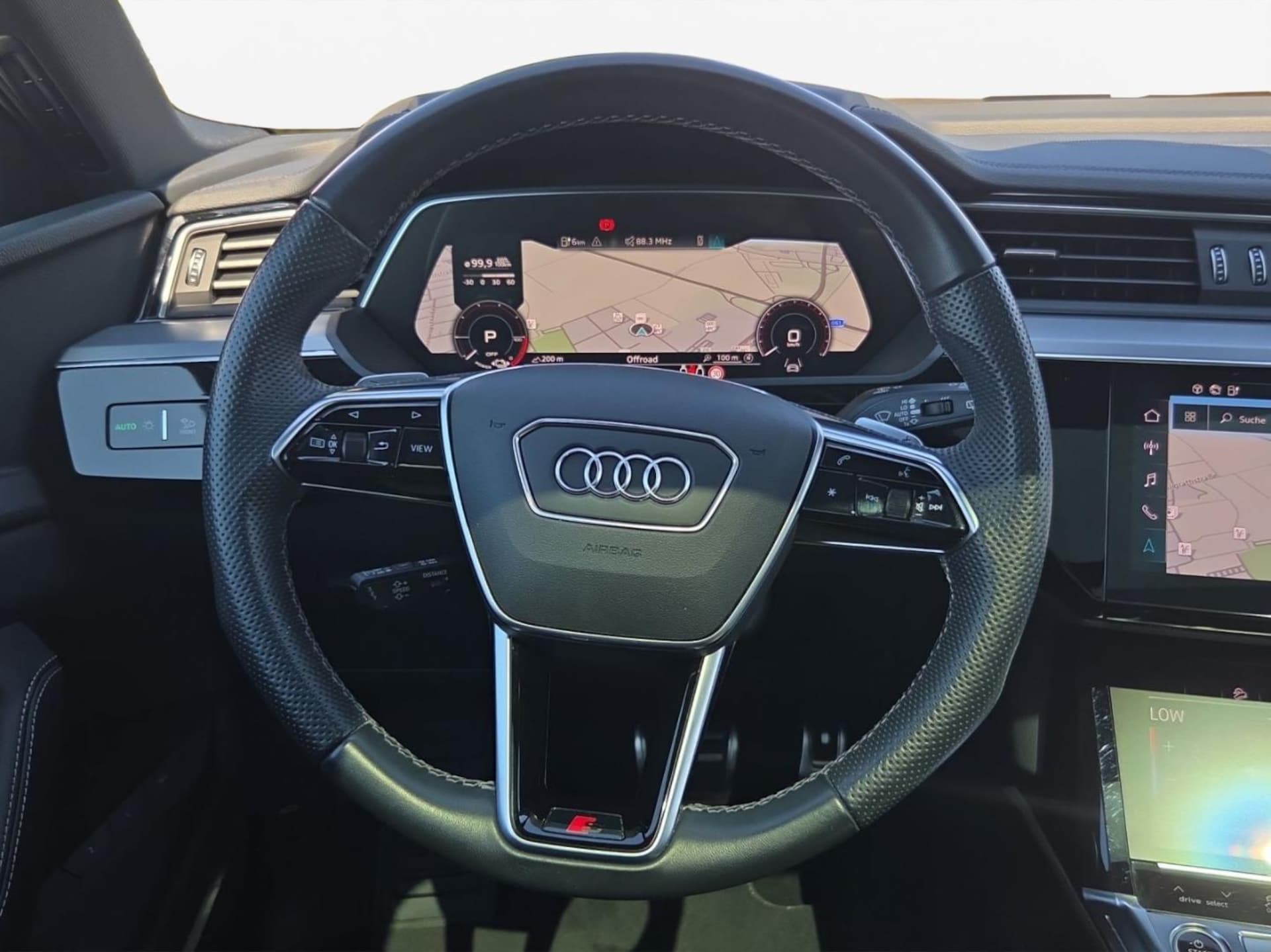 Audi Q8 e-tron S line