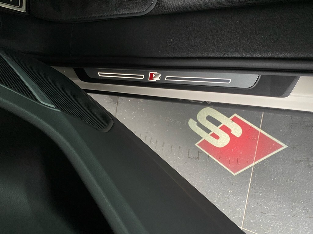Image about Audi Q7 SUV S line 50 TDI quattro tiptronic