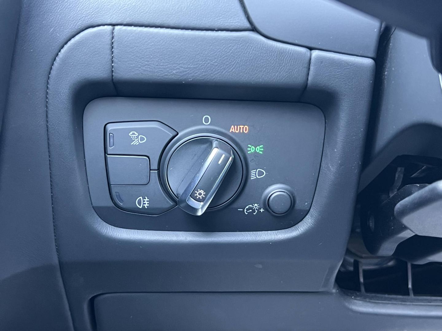 Image about Audi R8 Spyder R8 Spyder V10 plus 5.2 FSI quattro 449 kW (610 ch) S tronic