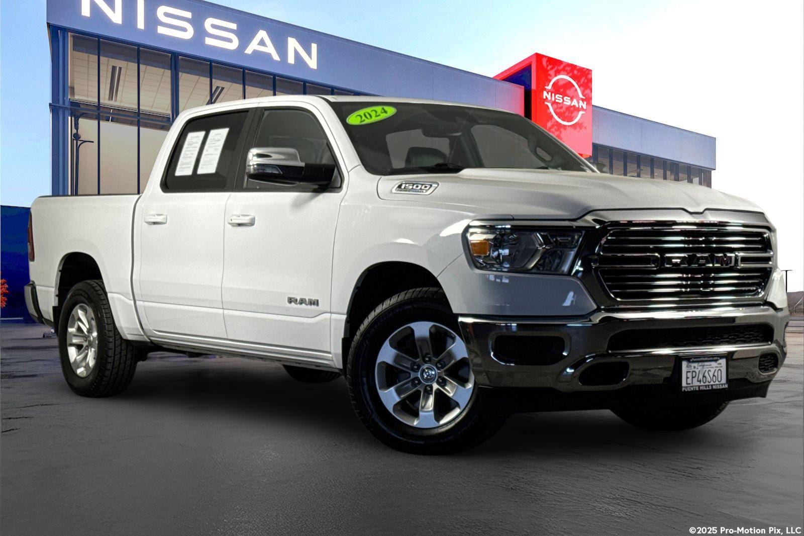 2024 RAM 1500 Laramie 4x4 Crew Cab 5'7's photo