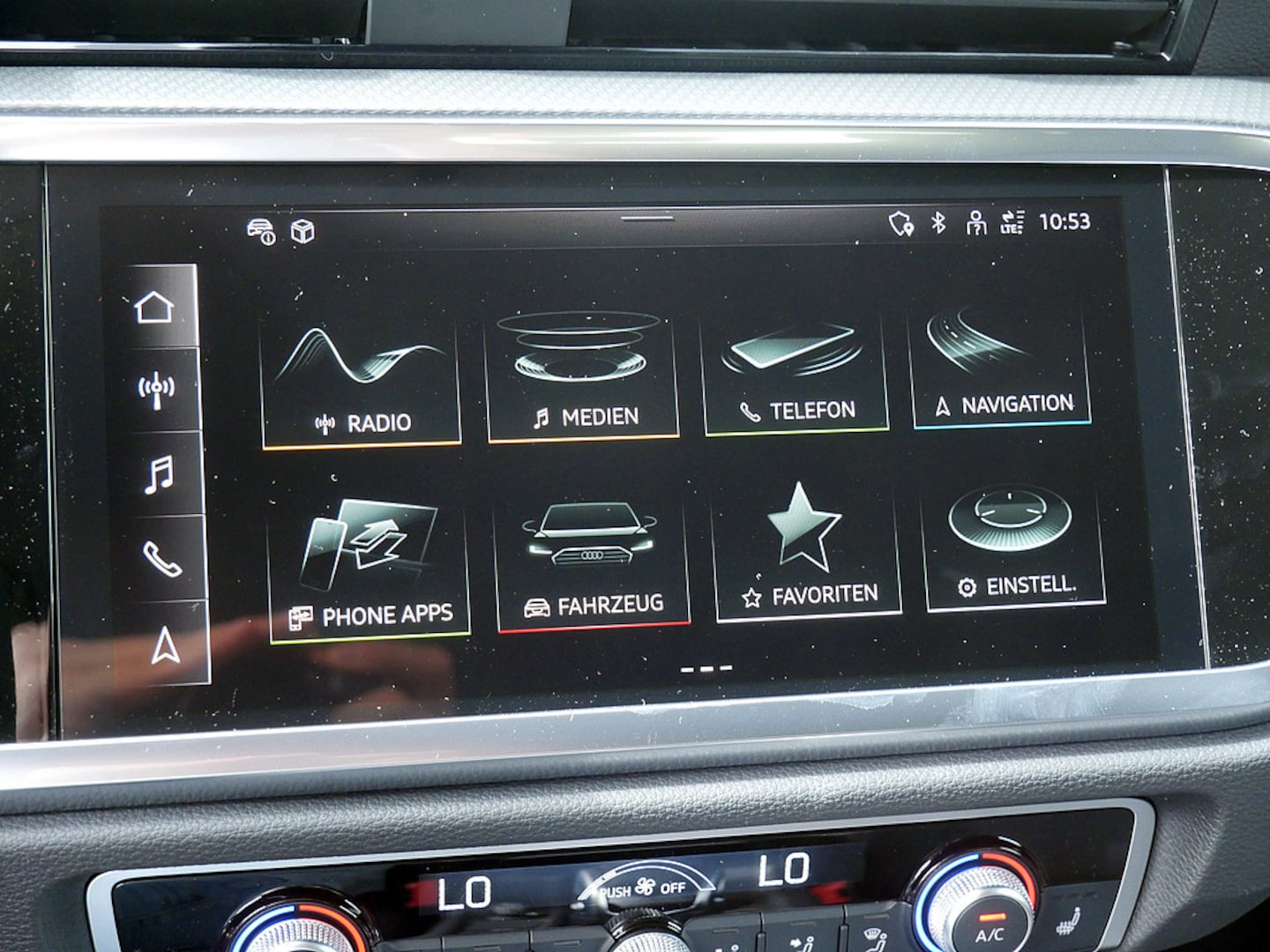 Bild über Audi Q3 TFSI 110 kW S tronic - für weitere Informationen kontaktieren Sie den Audi Partner