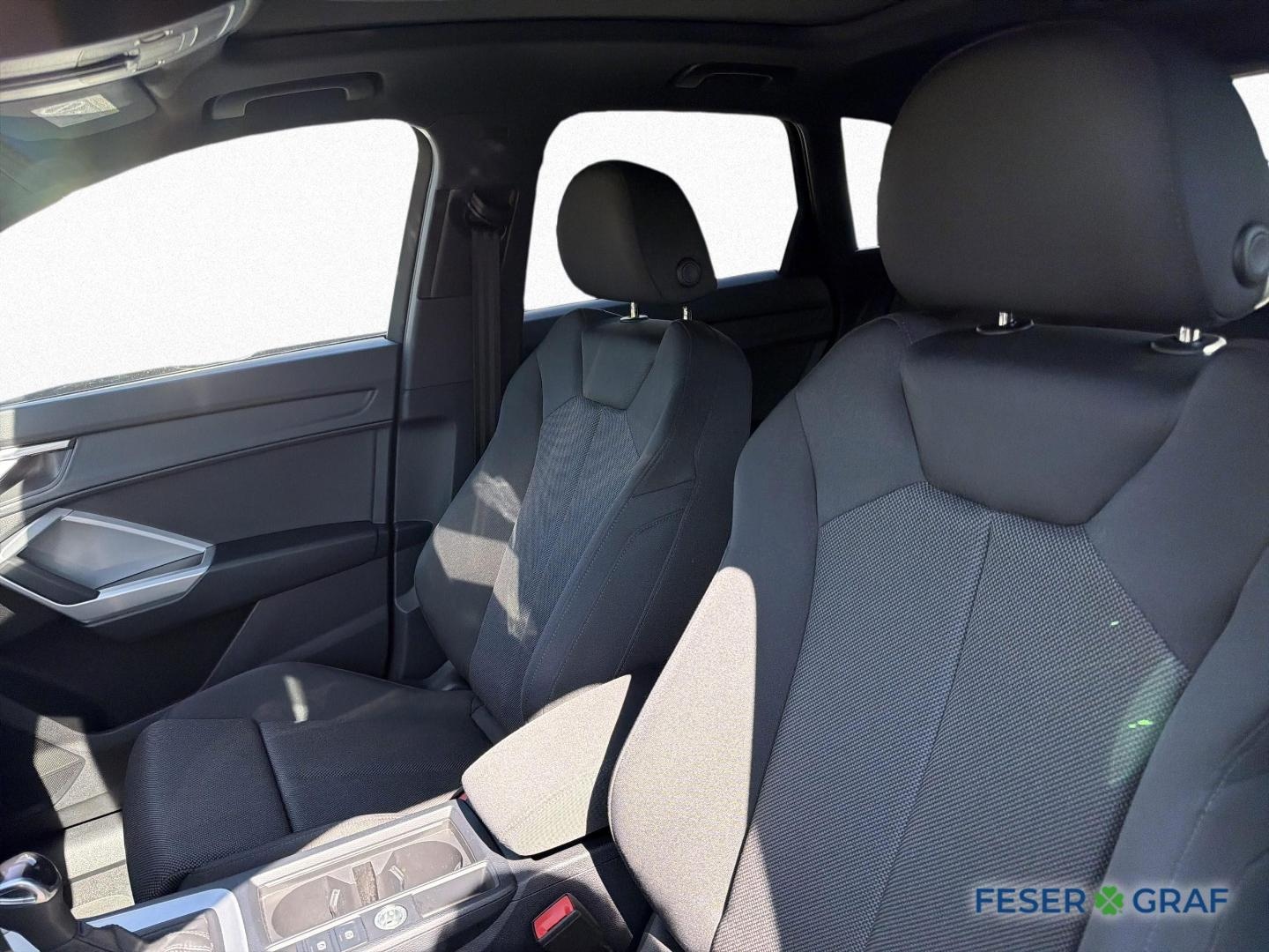 Bild über Audi Q3 advanced 35 TFSI S tronic - für weitere Informationen kontaktieren Sie den Audi Partner