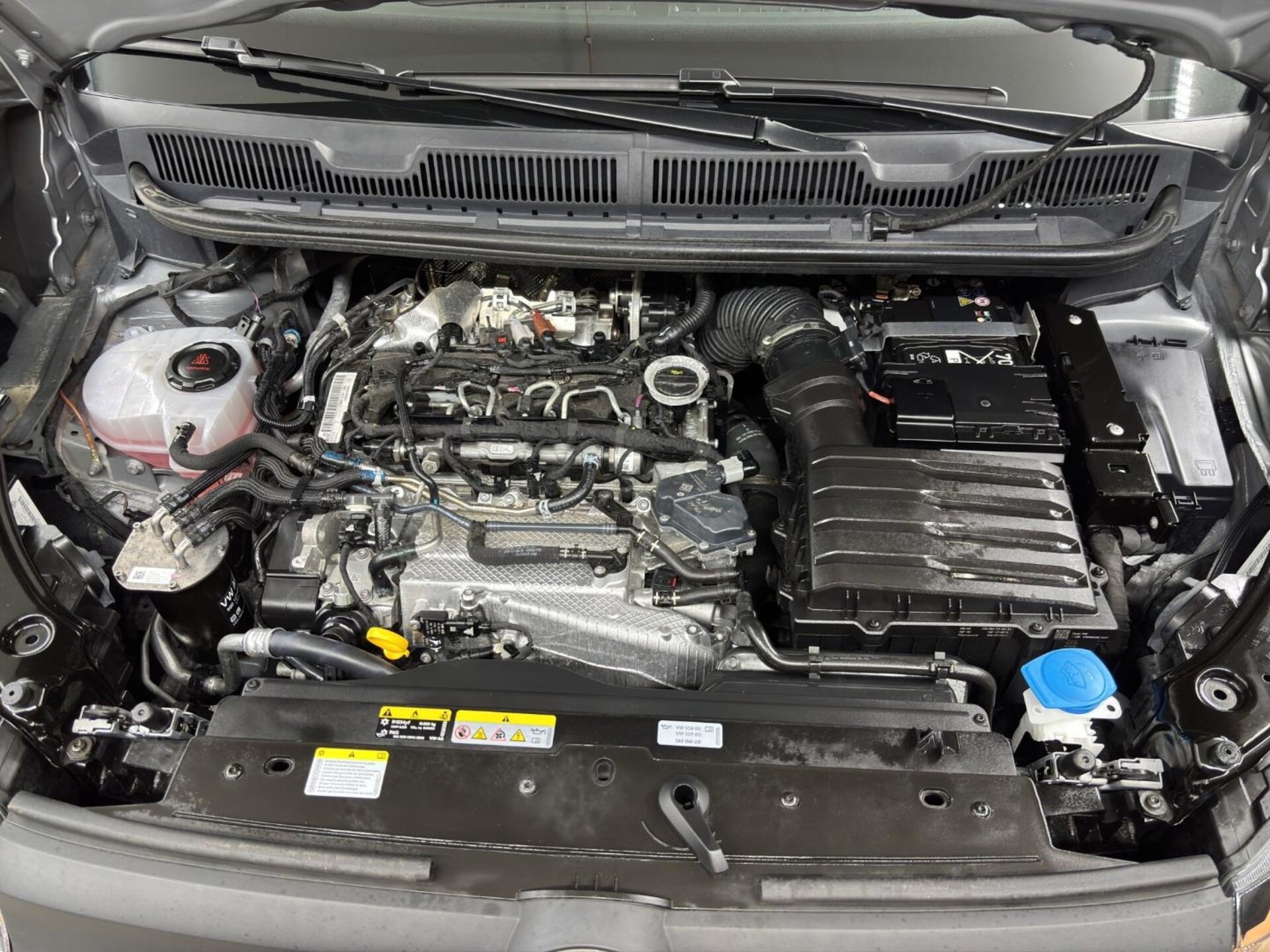 Volkswagen Caddy Basis-Modell