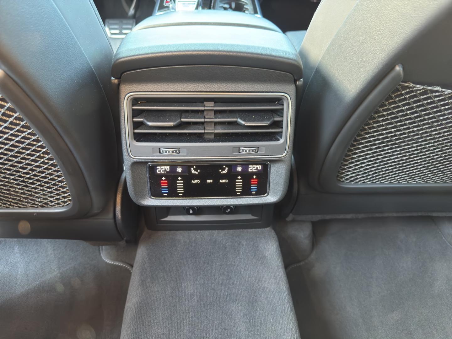 Image about Audi SQ7 competition plus TFSI quattro tiptronic