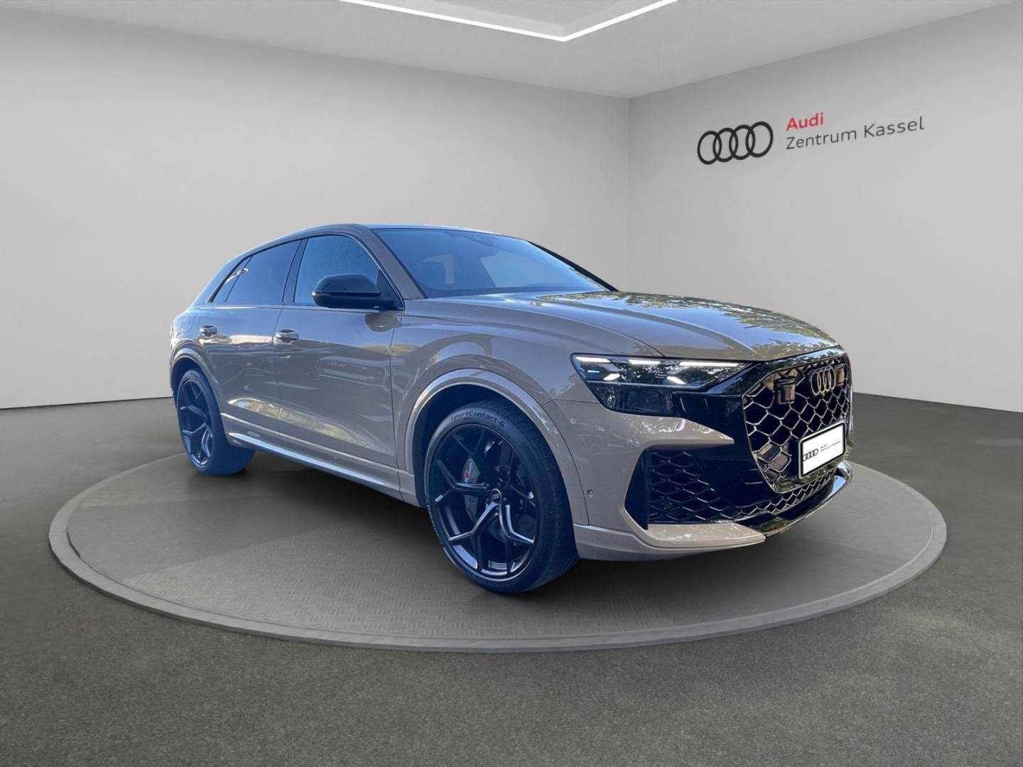 Bild über Audi RS Q8 SUV TFSI quattro 471 kW tiptronic - für weitere Informationen kontaktieren Sie den Audi Partner