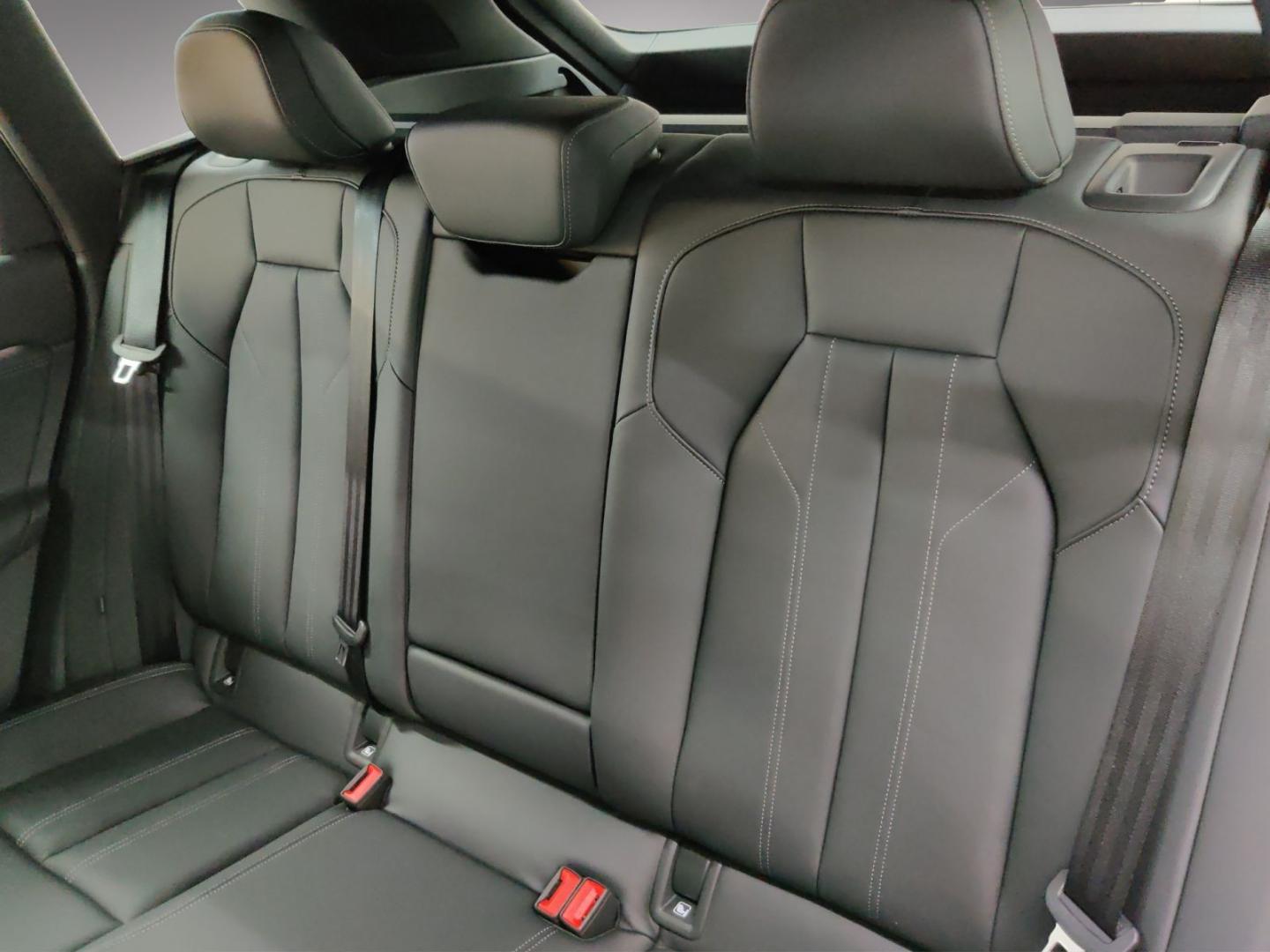 Image about Audi Q6 SUV e-tron e-tron quattro