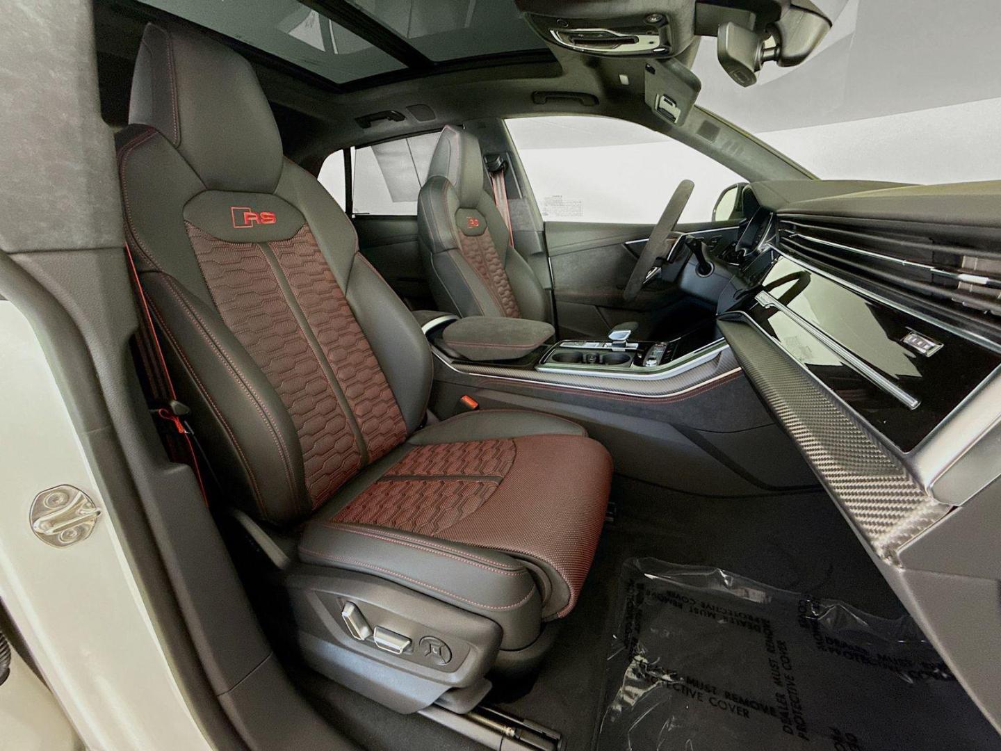 2025 Audi RS Q8 Base - Photo 30