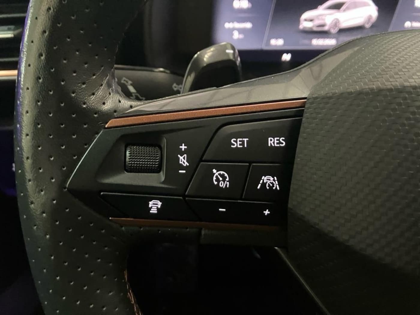 CUPRA Leon León 1.5 TSI e-Hybrid DSG 150 kW (204 CV) — photo 11