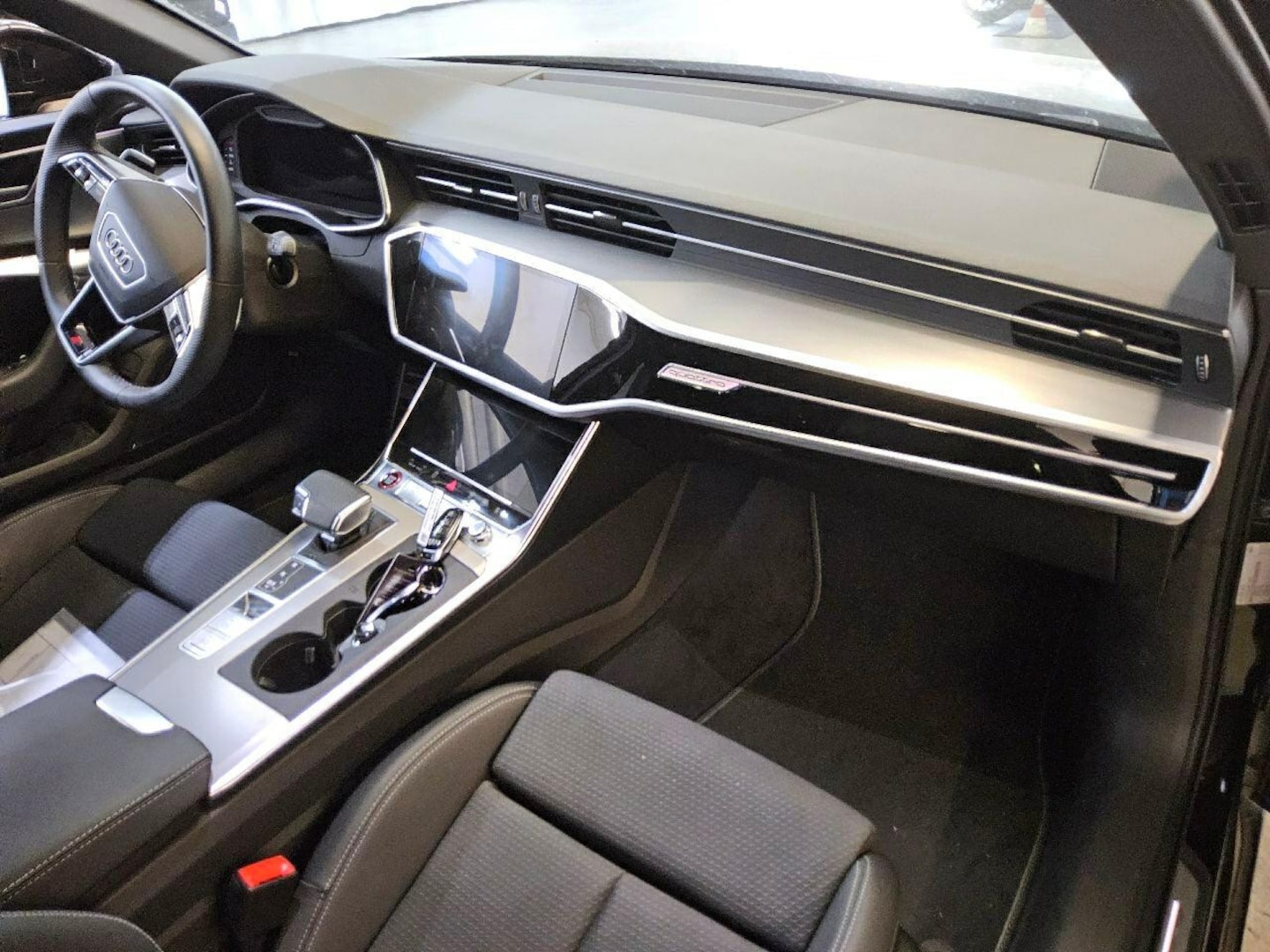 Bild über Audi S6 Avant TDI quattro tiptronic - für weitere Informationen kontaktieren Sie den Audi Partner