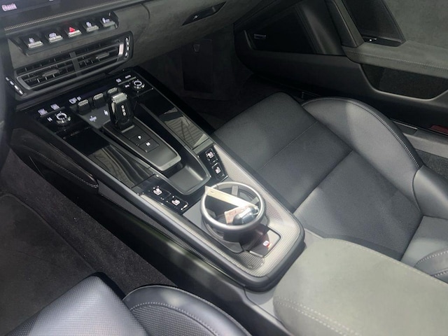 2024 Porsche 911 GTS - Photo 34