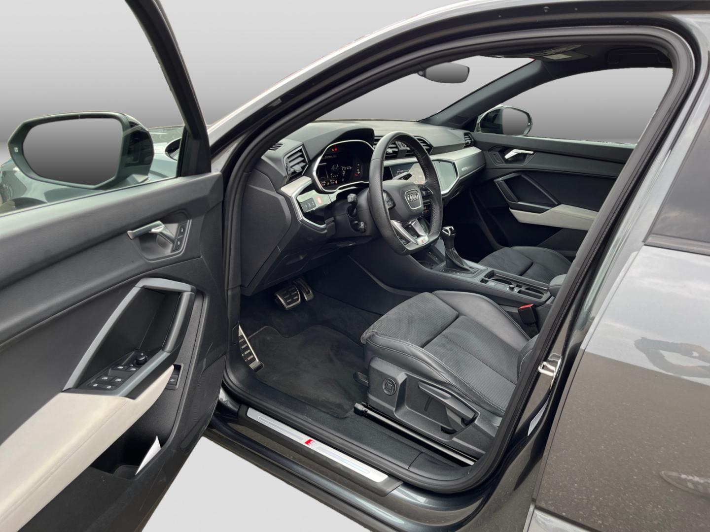 Bild über Audi Q3 Sportback S line 35 TDI S tronic - für weitere Informationen kontaktieren Sie den Audi Partner