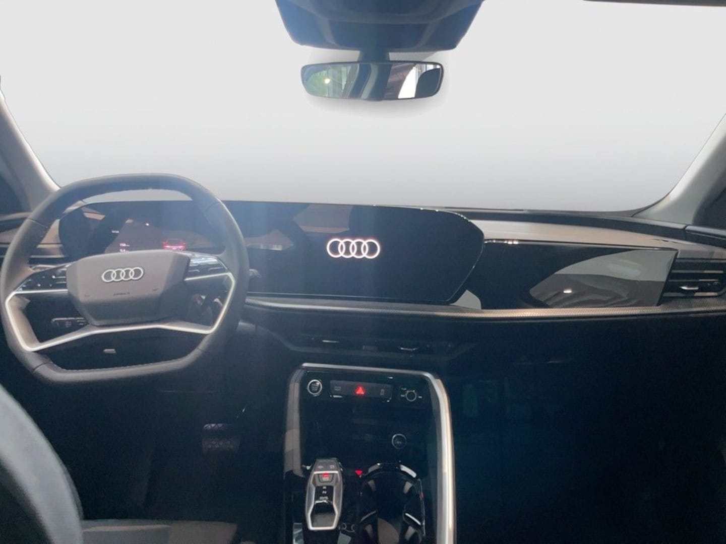 Bild über Audi Q5 SUV TDI quattro 150 kW S tronic - für weitere Informationen kontaktieren Sie den Audi Partner