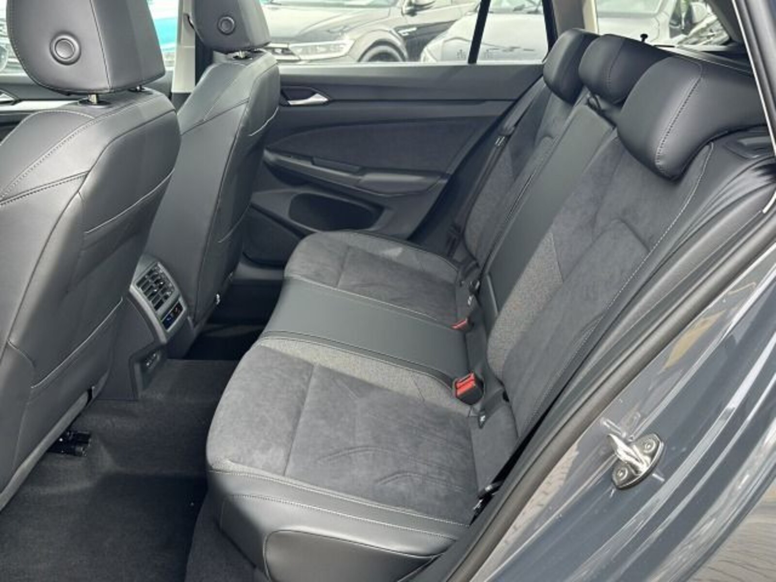 Volkswagen Golf Variant – Bild 11