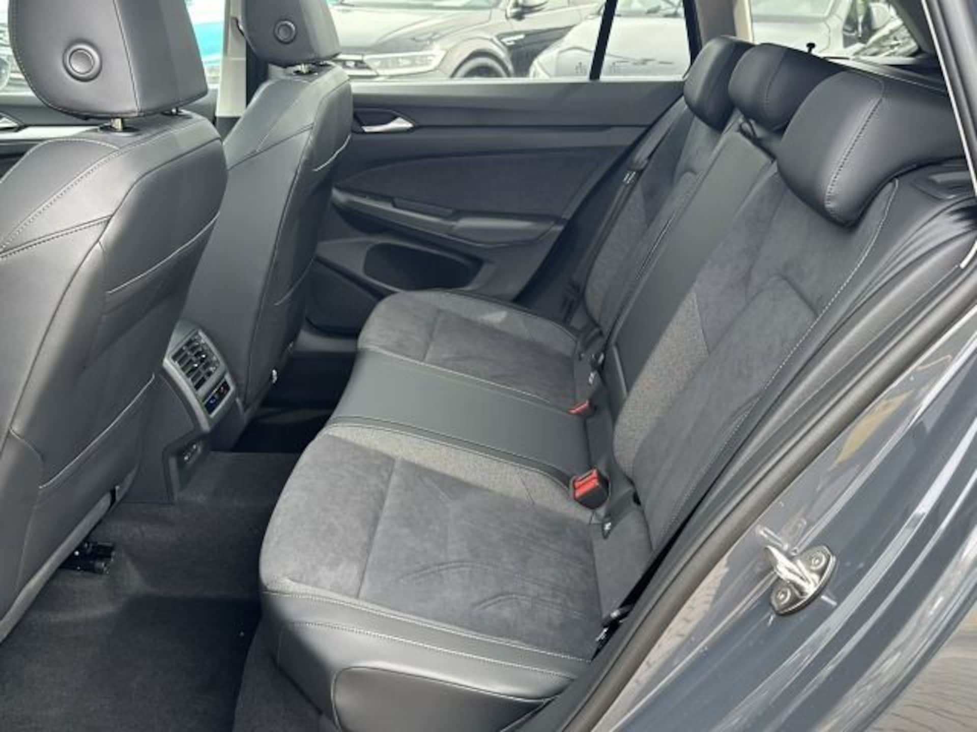 Volkswagen Golf Variant Style