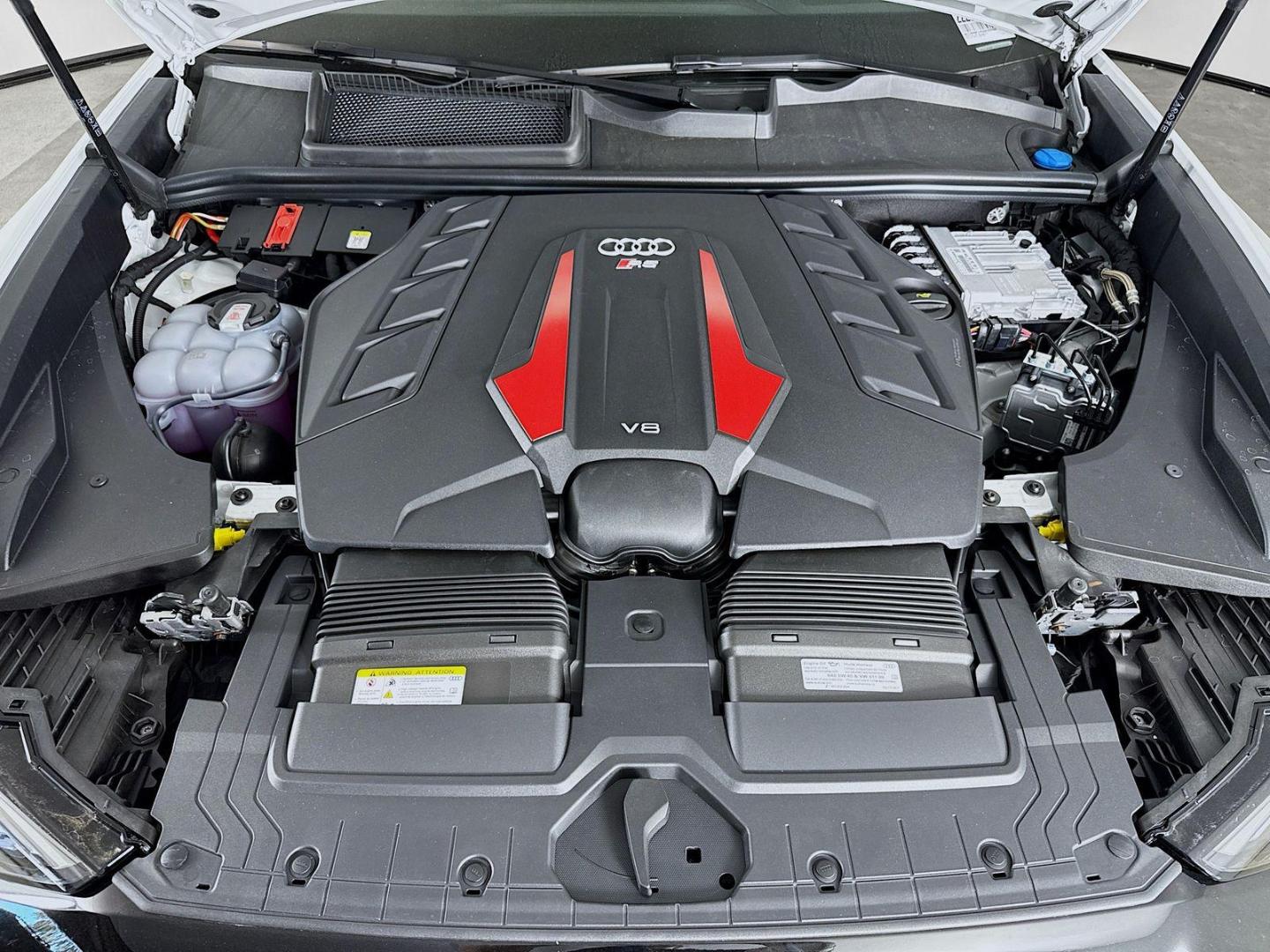 2025 Audi RS Q8 Base - Photo 32