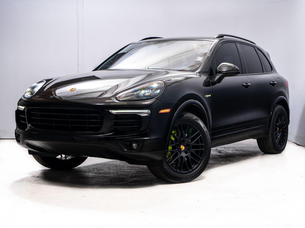 2017 Porsche Cayenne S E-Hybrid Platinum Edition's photo