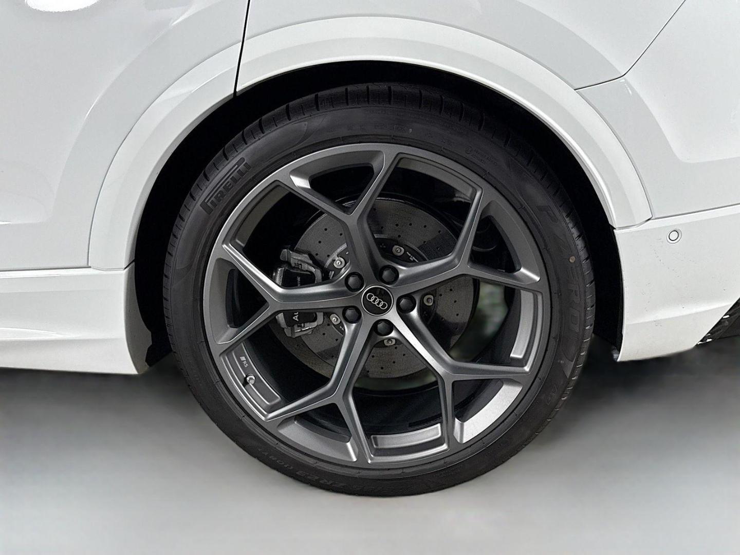2025 Audi RS Q8 Base - Photo 33