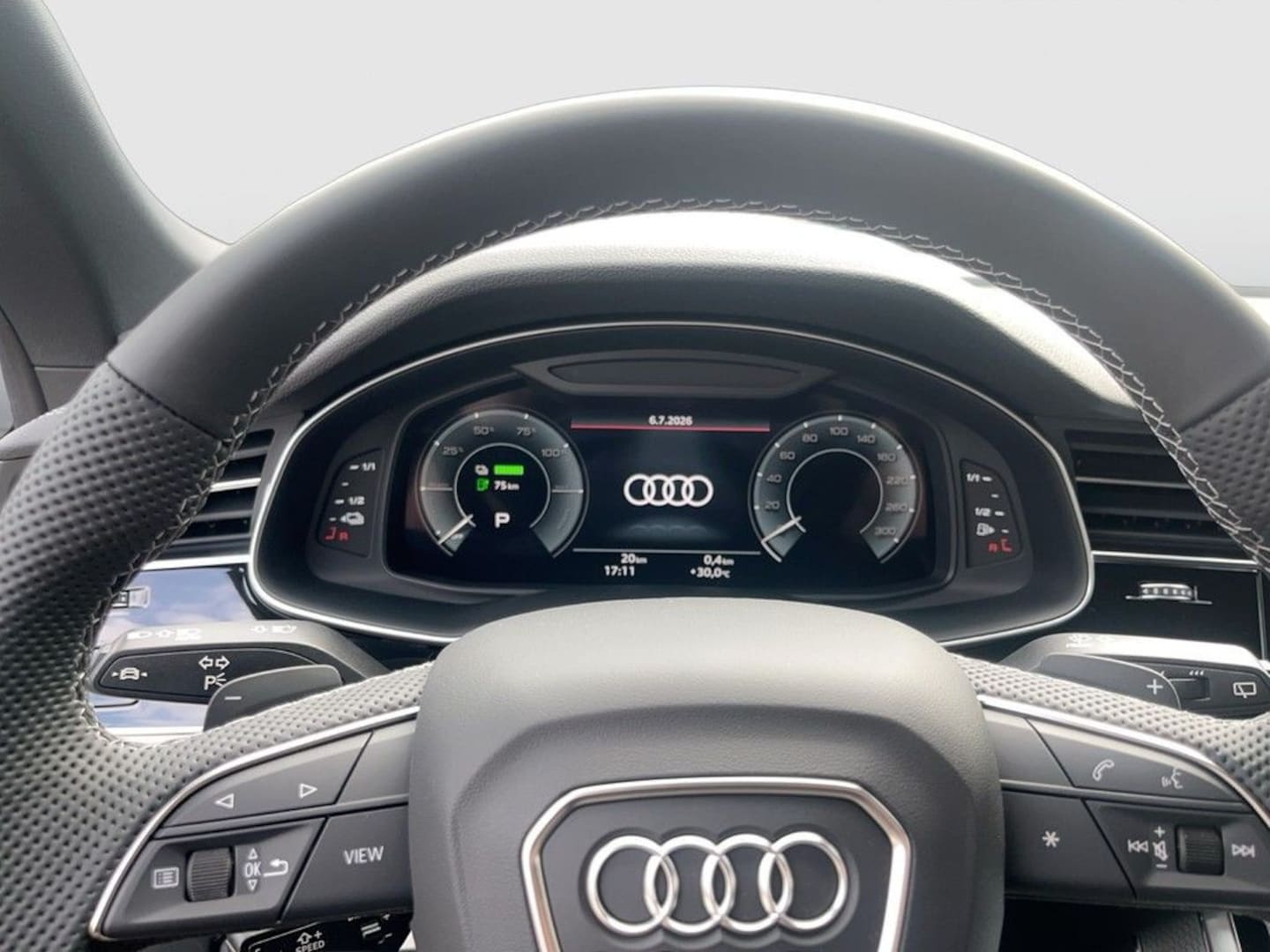 Bild über Audi Q8 SUV TFSI e S line business TFSI e quattro 360 kW tiptronic - für weitere Informationen kontaktieren Sie den Audi Partner