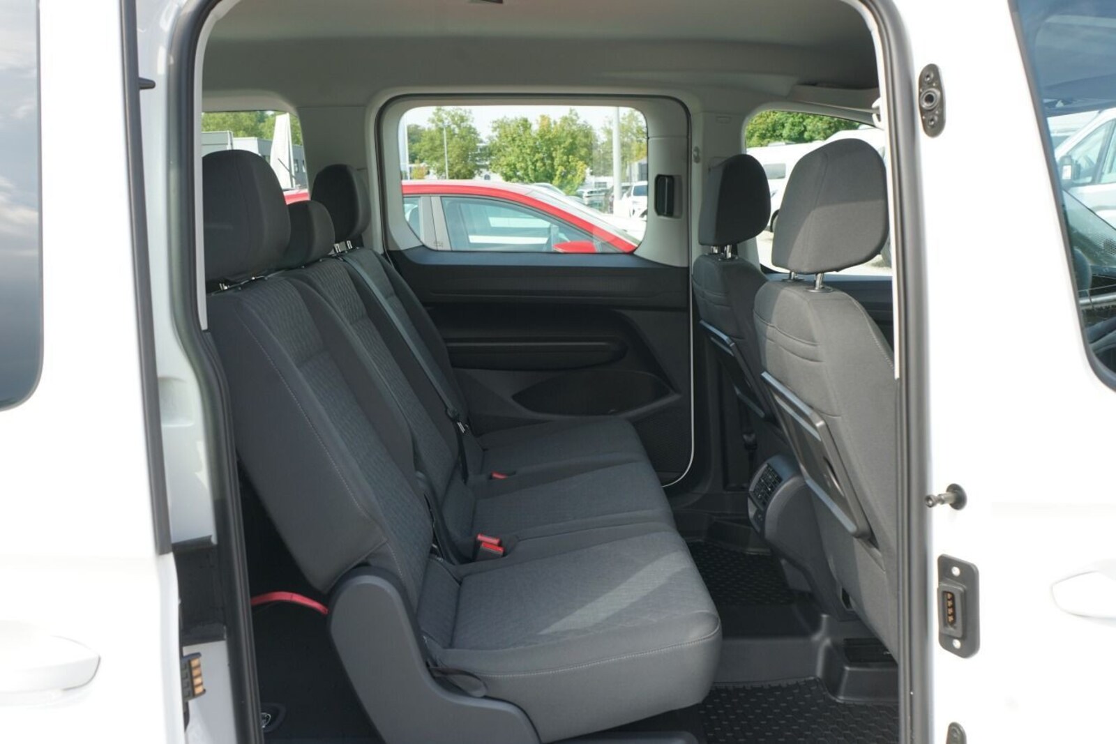 Volkswagen Caddy Maxi – Bild 9