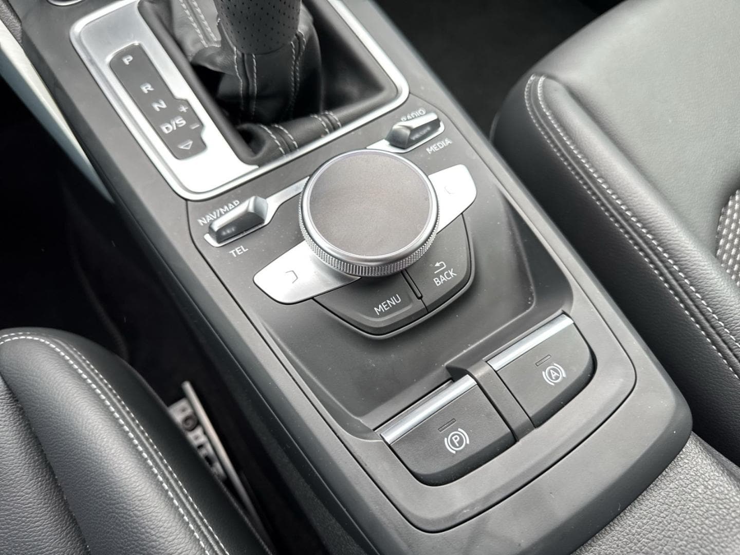 Bild über Audi Q2 S line 40 TFSI quattro S tronic - für weitere Informationen kontaktieren Sie den Audi Partner