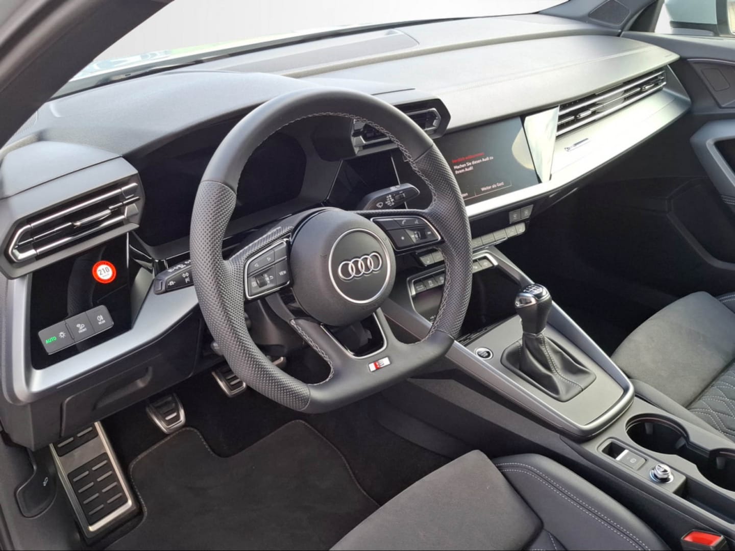 Bild über Audi A3 Limousine TFSI Schaltgetriebe - für weitere Informationen kontaktieren Sie den Audi Partner