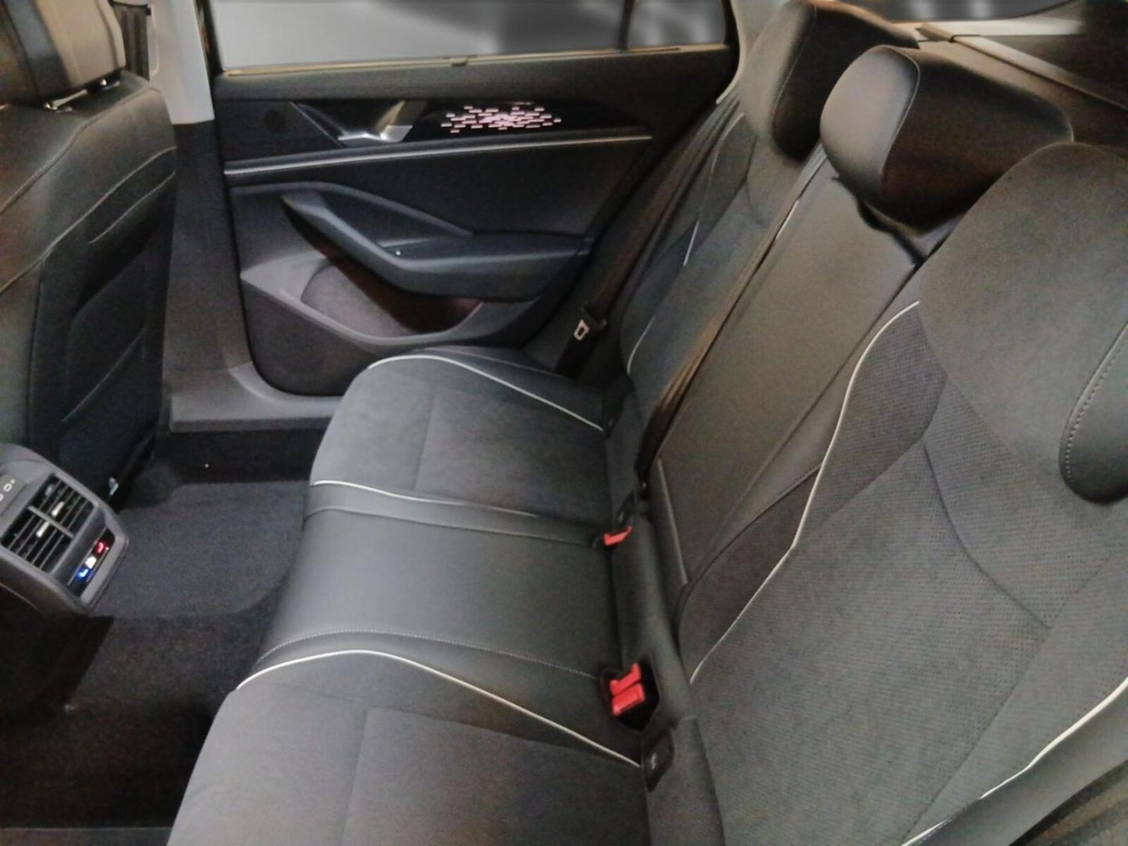 Volkswagen Passat – Bild 17