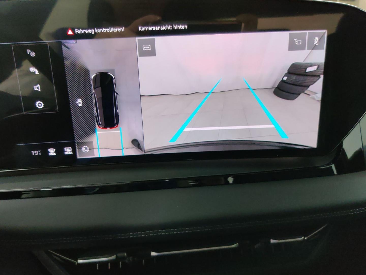 Image about Audi Q6 SUV e-tron e-tron quattro