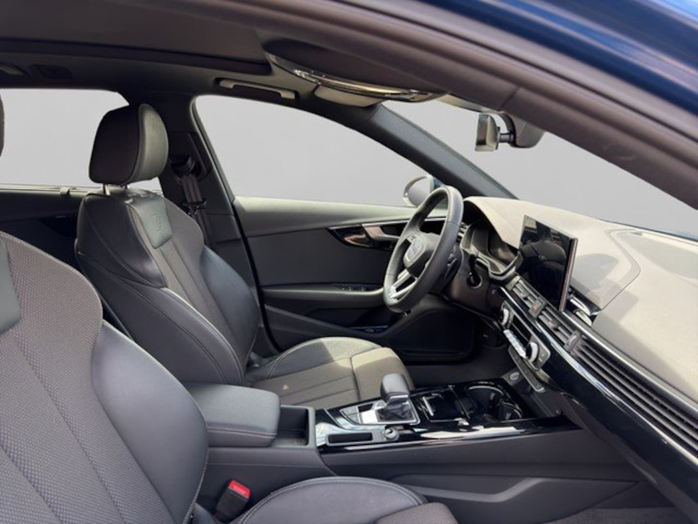 Bild über Audi A4 Avant S line 35 TFSI S tronic - für weitere Informationen kontaktieren Sie den Audi Partner