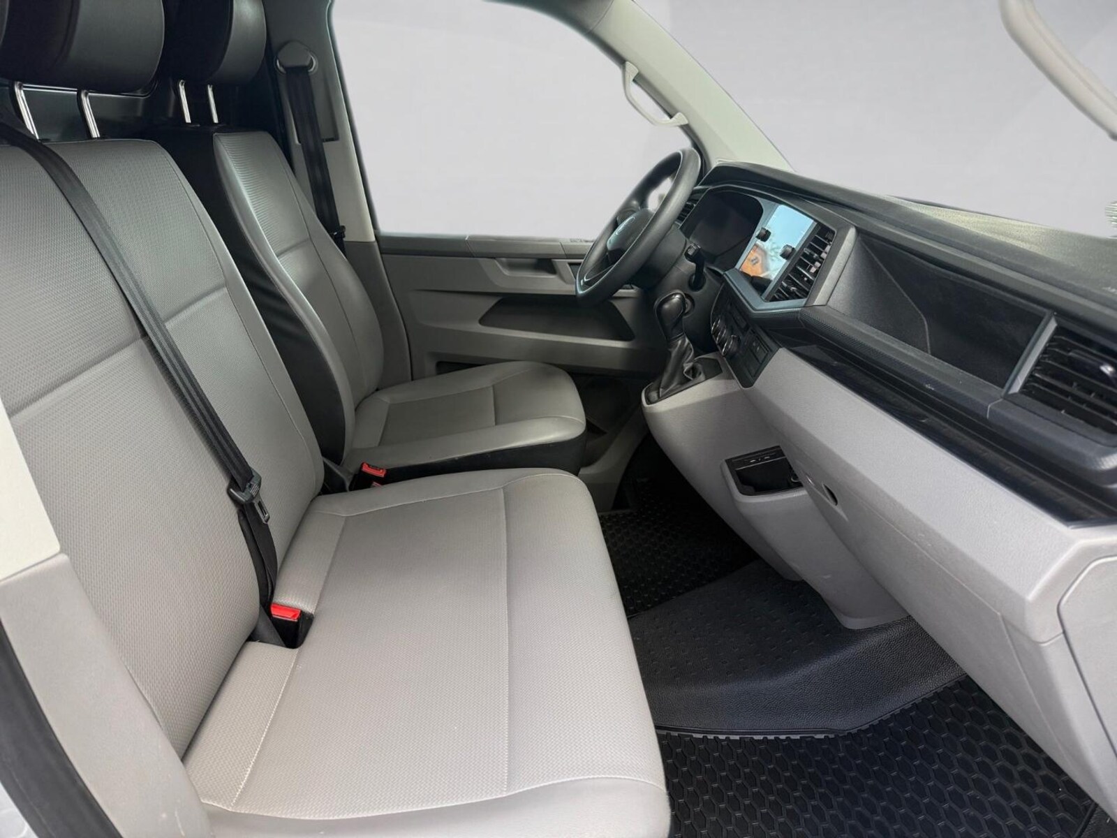 Volkswagen T6.1 Transporter Kasten langer Radstand – Bild 10