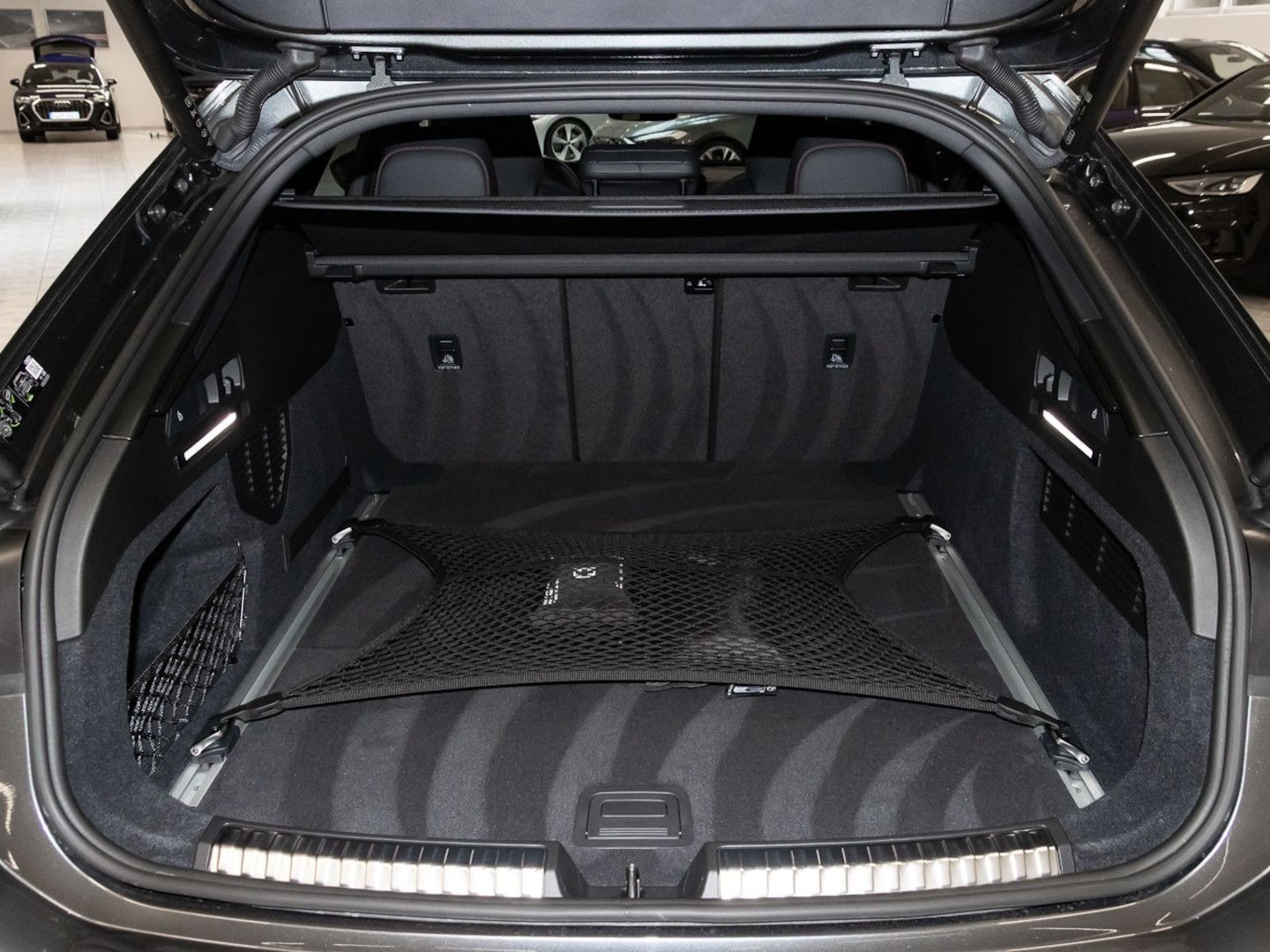 Bild über Audi A6 Avant TFSI quattro 270 kW S tronic - für weitere Informationen kontaktieren Sie den Audi Partner